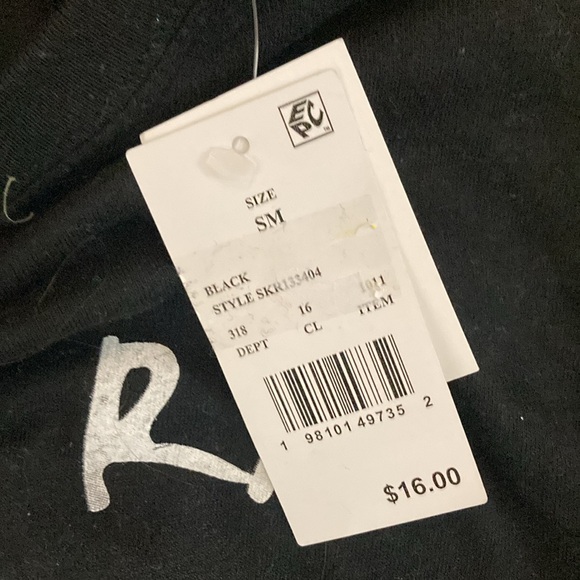 Shakira Short Sleeve Graphic T-Shirt NWT - Picture 7 of 7